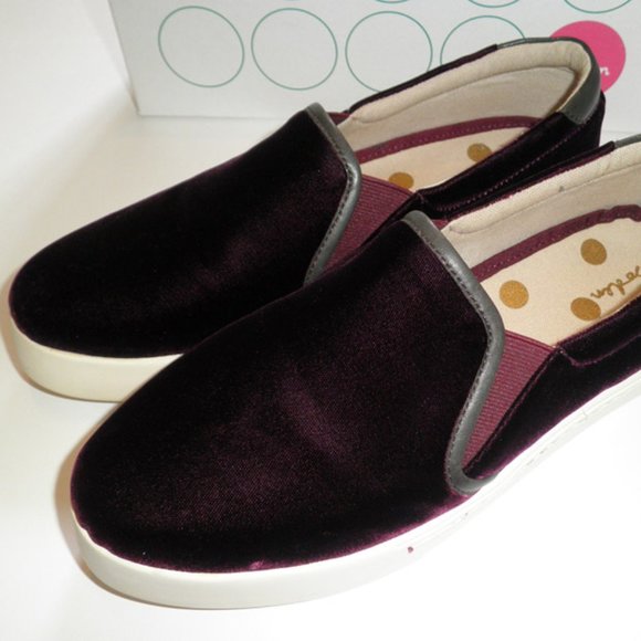 Boden Burgundy Velvet Slip On Sneakers in BOX 8.5 - Picture 5 of 8
